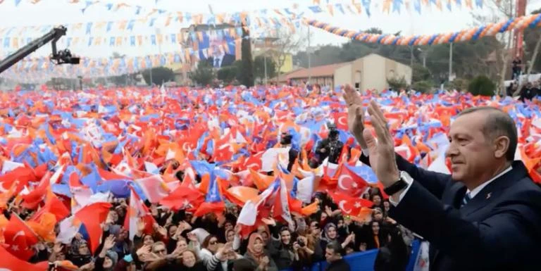 Απίστευτος κιτς – Εκλογές Τουρκία: Αυτό είναι το τραγούδι του Ερντογάν